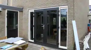 Oude deurkozijnen vervangen Oosterwolde