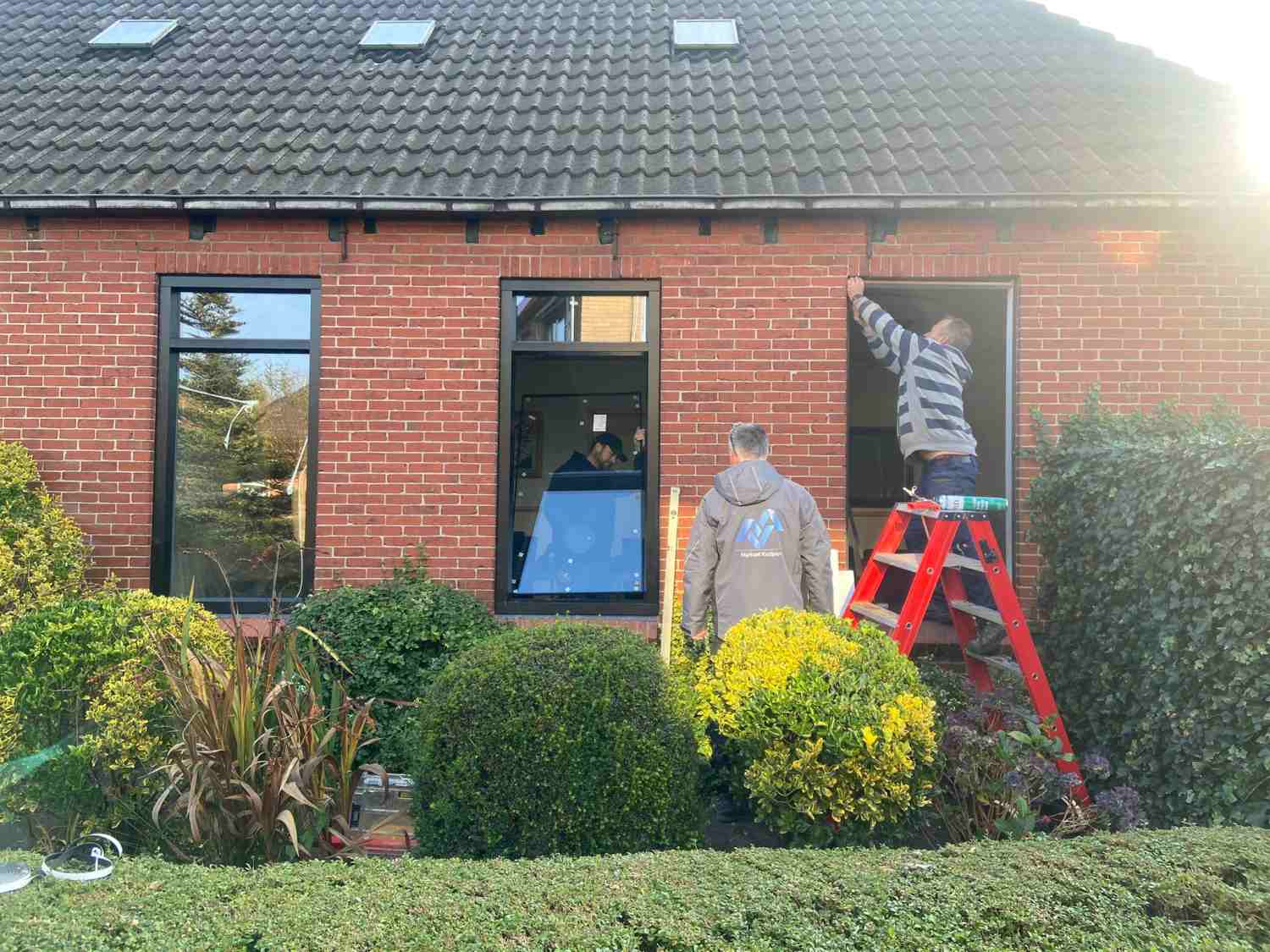 Team Markant plaatst kunststof kozijnen