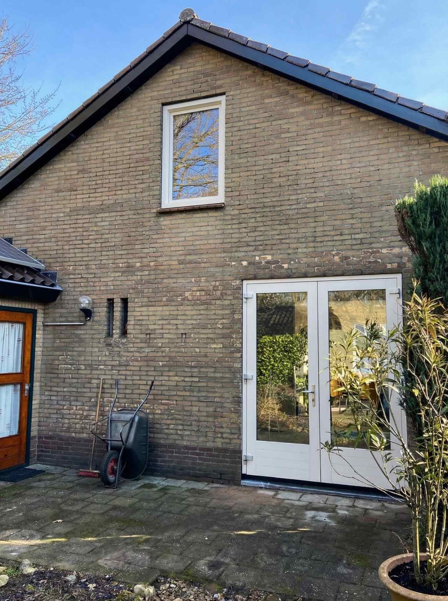 Kunststof kozijnen in Oosterwolde met openslaande deur