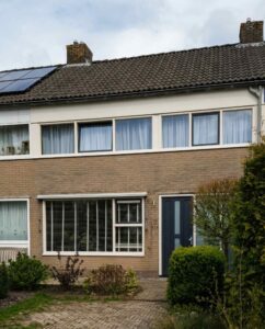 Project in Oosterwolde van houten naar kunststof kozijnen