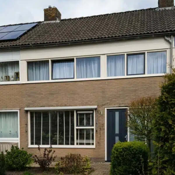 Project in Oosterwolde van houten naar kunststof kozijnen