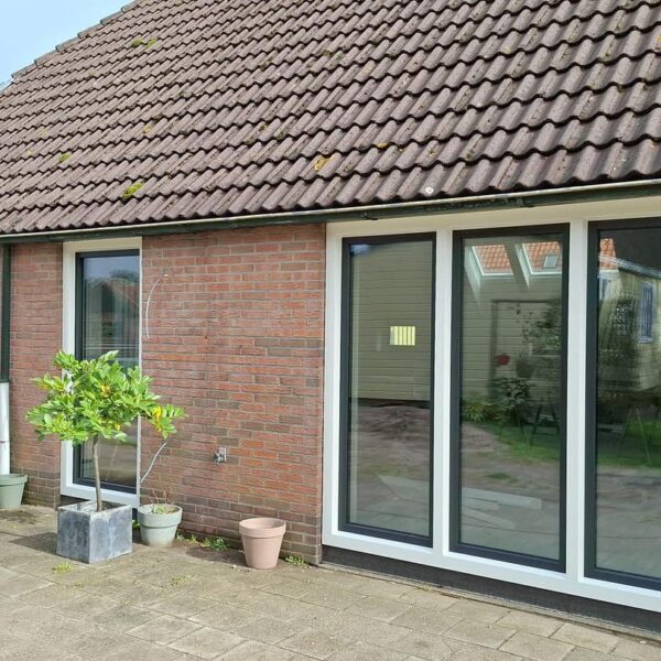Kunststof kozijnen en openslaande deuren in woning Boijl