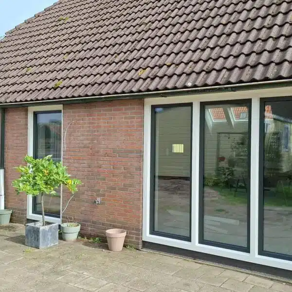 Kunststof kozijnen en openslaande deuren in woning Boijl