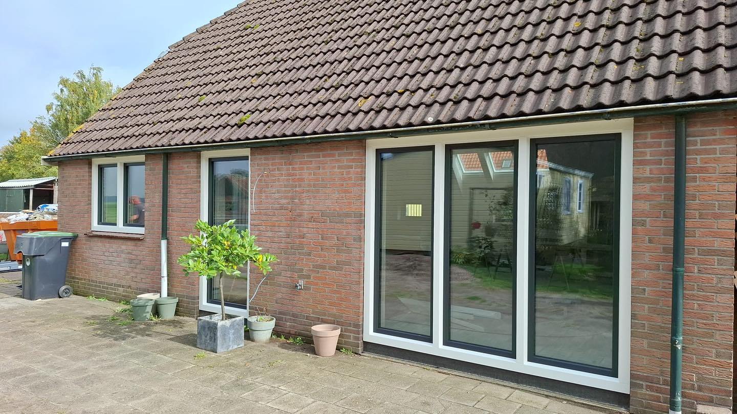 Kunststof kozijnen en openslaande deuren in woning Boijl